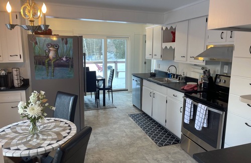 Pittsfield Cabaña | Cozy Berkshire cottage with fireplace.