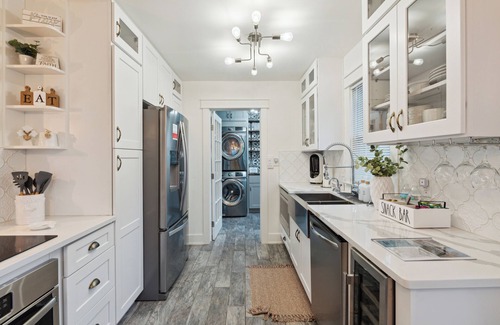 Drayton Plains Casa | Cozy Birmingham Chalet: Walk to Town, 3BR, Office, Updated & Modern