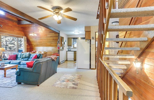 Rapid City Cabina | Cozy Black Hills Nature Retreat w/ Private Deck!