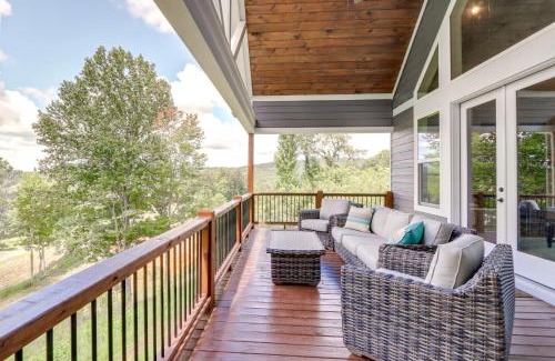 Blairsville Casa | Cozy Blue Ridge Cabin Game Room and Mountain Views