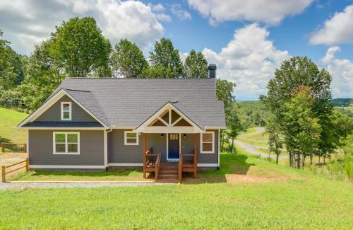 Blairsville Casa | Cozy Blue Ridge Cabin Game Room and Mountain Views