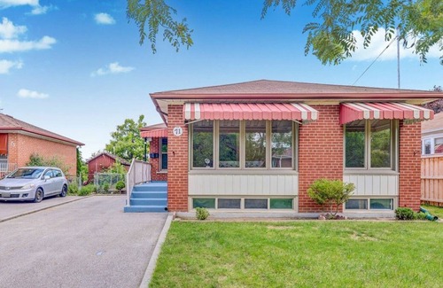 Bridlewood Casa | Cozy BMST bedroom with private bathroom near Sheppard 401 and Birchmount#4