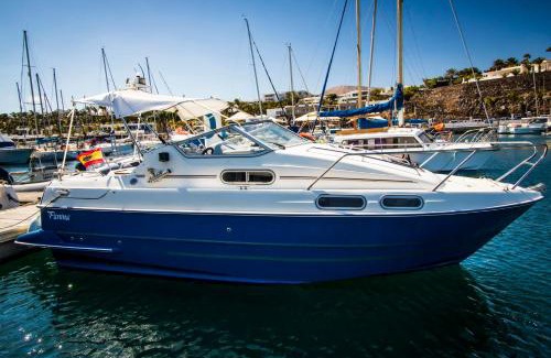Puerto Calero Alquiler De Eote | Cozy boat to unwind by the ocean