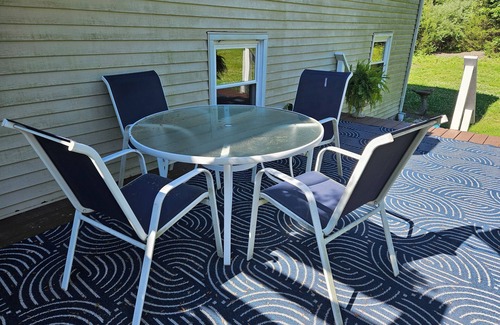 Guilford Apartamento | Cozy Boho Apartment with WiFi, AC in Charming Guilford