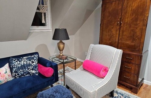 Guilford Apartamento | Cozy Boho Apartment with WiFi, AC in Charming Guilford