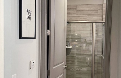 Lindbergh Apartamento | Cozy Boho Apt in Luxury Mid-Rise