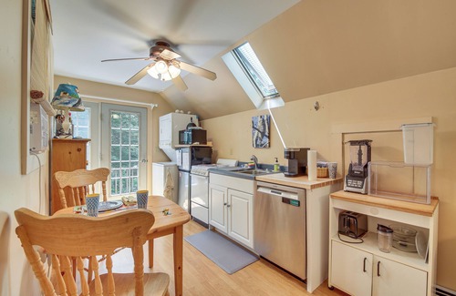 Boothbay Apartamento | Cozy Boothbay Studio w/ Patio ~ 5 Mi to Harbor!