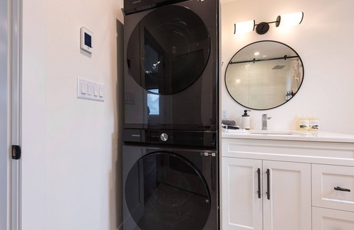 Chilliwack Proper Village West Apartamento | Cozy, Bran New Private fully furnished studio downtown Chilliwack.