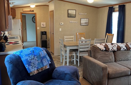 Petroleum County Casa | Cozy Breaks ‘BUNKHOUSE’