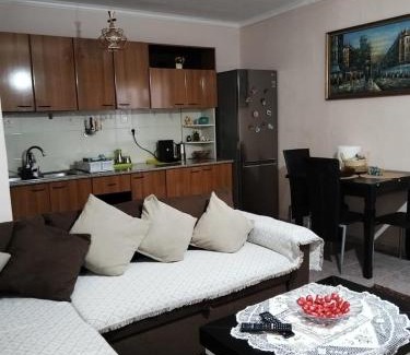Rade Apartamento | Cozy Breeze Central Apartment