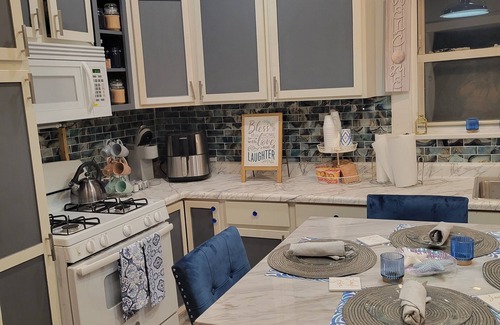 Gary Casa | Cozy brick home in a quiet neighborhood