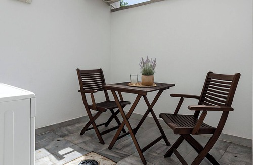 Ciudad Lineal Apartamento | Cozy & Bright - Family Escape Madrid