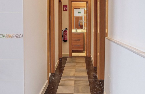 Ciudad Lineal Apartamento | Cozy & Bright - Family Escape Madrid