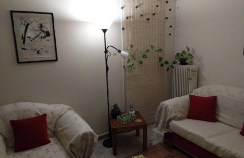 Kolokinthou Apartamento | Cozy & Bright Home - 50m from metro station Άg Antonios