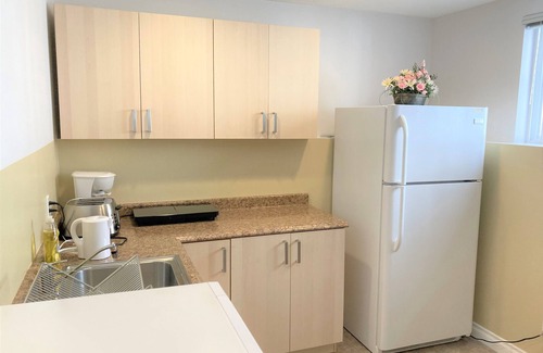Maple Ridge Casa | ❤️ Cozy, bright, quiet suite in nice area ✔ Long stays