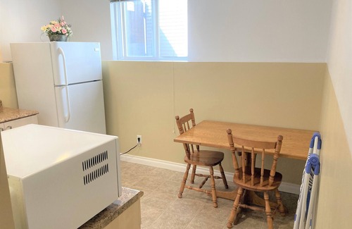 Maple Ridge Casa | ❤️ Cozy, bright, quiet suite in nice area ✔ Long stays