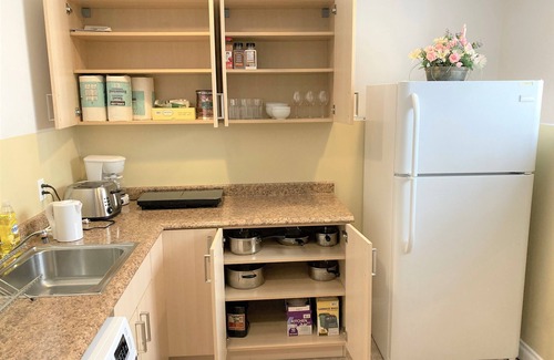Maple Ridge Casa | ❤️ Cozy, bright, quiet suite in nice area ✔ Long stays