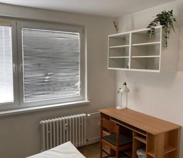 Vrakuna Casa | Cozy, bright room with free parking