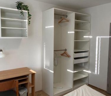 Vrakuna Casa | Cozy, bright room with free parking