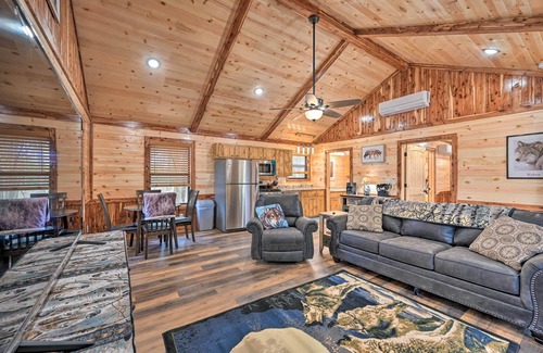 Broken Bow Casa | Cozy Broken Bow Cabin, Walk to the Lukfata Creek!