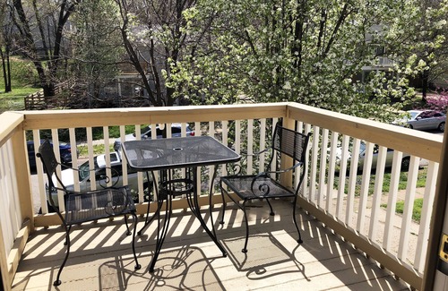 South Kansas City Casa | Brookside Pure Comfort! Parque en el lugar, perros bienvenidos