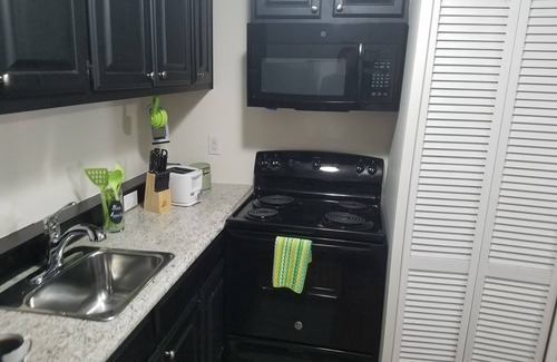 Hampton Casa | Cozy Buckroe Beach Retreat! Steps from the Shore!