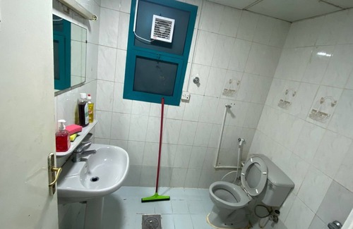 Mussafah Casa | Cozy building in awesome Abu Dhabi with WiFi, AC