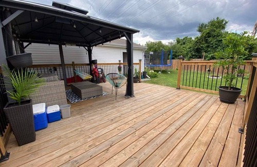 Rosedale Casa | Cozy Bungalow and outdoor space