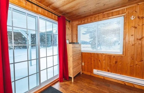 Torrance Casa | Cozy bungalow in quiet bala bay on lake muskoka. Muskoka Lake