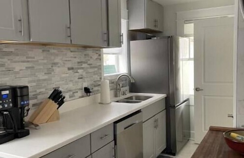 Murfreesboro Casa | Cozy bungalow in the heart of Murfreesboro. Pet friendly.