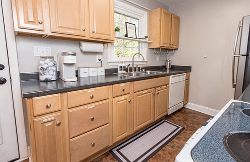 Cary Casa | Cozy Bungalow - less than 1 mi from downtown Cary