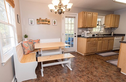 Cary Casa | Cozy Bungalow - less than 1 mi from downtown Cary