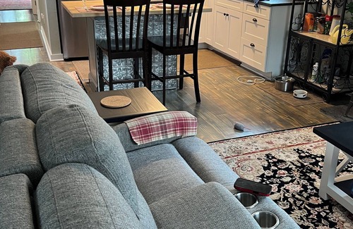 Norfolk Casa | Cozy bungalow with 1 1/2 bedroom and WiFi, AC in wonderful West Ghent, Norfolk!