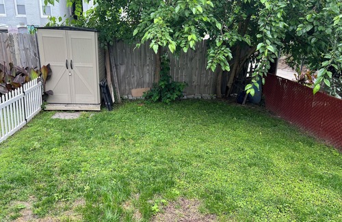 Norfolk Casa | Cozy bungalow with 1 1/2 bedroom and WiFi, AC in wonderful West Ghent, Norfolk!