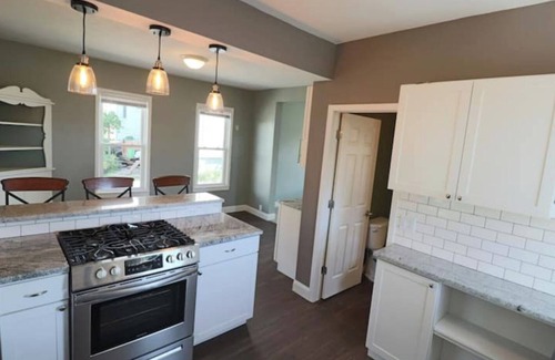 Benson Casa | Cozy bungalow with AWESOME kitchen and backyard