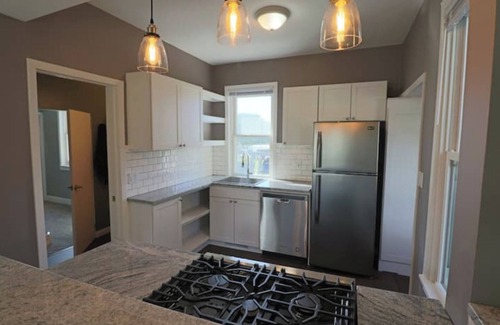 Benson Casa | Cozy bungalow with AWESOME kitchen and backyard