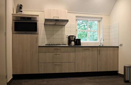 Herpen Casa | Acogedor bungalow con dos baños, en el bosque