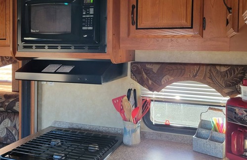 Kalispell Casa | Cozy Bunkhouse Camper with Mountain Views