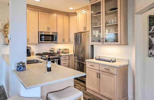 Mountain Air Condominio | Cozy Burnsville Condo w/ Fire Pit & Mountain Views