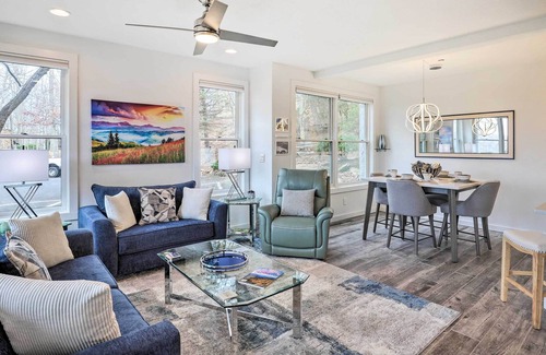 Mountain Air Apartamento | Cozy Burnsville Condo w/ Fire Pit & Mountain Views