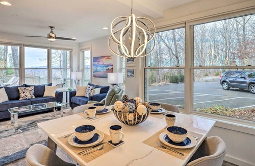Mountain Air Apartamento | Cozy Burnsville Condo w/ Fire Pit & Mountain Views