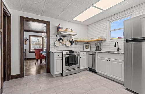 South Kansas City Casa | Cozy, but Large House on Quiet Commercial Street