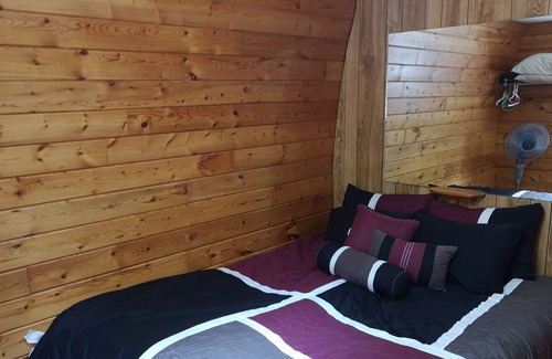 Glaslyn Cabina | Cozy Cabin at Indian Point, Turtle Lake w/ wrap around deck