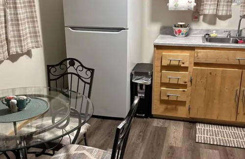 Duke Cabina | Cozy cabin 10 miles from ft wood pond view fire pit one room 2 comfy beds.