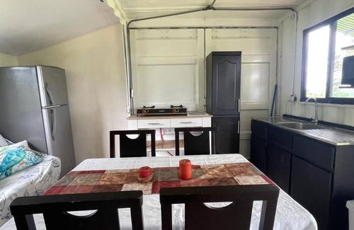 Ciudad Cortés Cabina | Cozy Cabin #2 for 2 in Puerto Cortes with AC and WiFi with beautiful sunsets