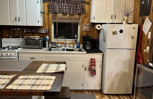 Hayward Cabina | Cozy Cabin #5 formally Birch Point Resort. Individually owned cabins.