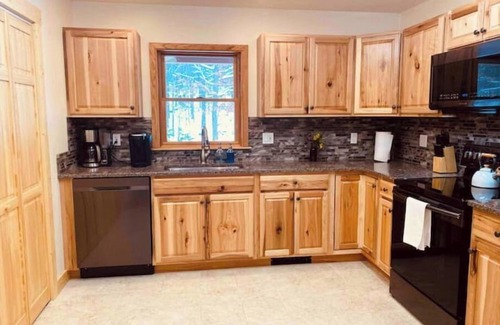 Old Forge Casa | Cozy cabin, amazing location for snowmobiling, skiing, hiking, climbing.