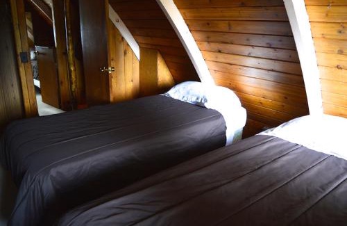 Rossland Chalet De Esquí | Cozy Cabin at RED - Steps to Skiing & Trails