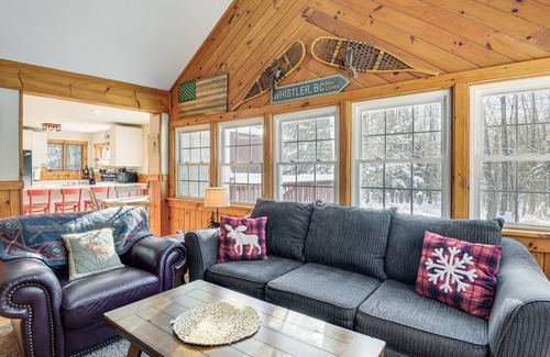 Stratton Casa | Cozy Cabin Between Stratton Resort & Mount Snow