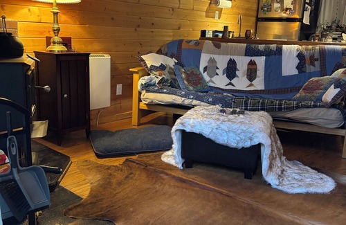 Lime Kiln Cabina | Cozy Cabin by Lake Cavanough